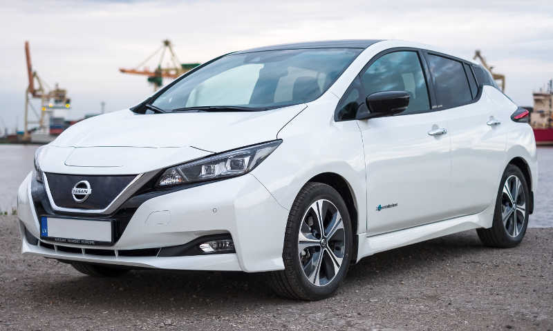 Nissan_Leaf_2018.jpg